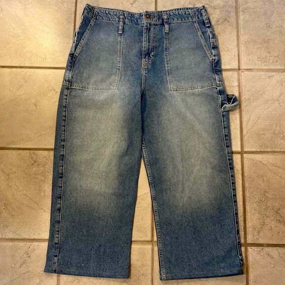 We The Free Women’s 32 Denim Jeans Wide Leg Cropped Large Pockets Back Buckle - Picture 1 of 9